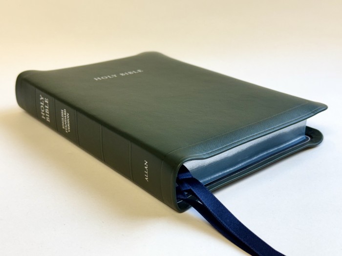 Allan ESV New Classic Readers Edition Green Meriva Calfskin SILVER LINE Edition