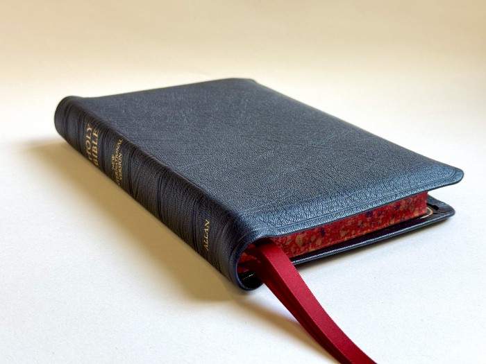 Allan New International Version Classic Reference Edition Navy Blue Highland Goatskin - Speckled Edges