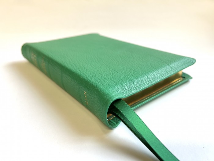 Allan New International Version Classic Reference Edition Bright Green Highland Goatskin